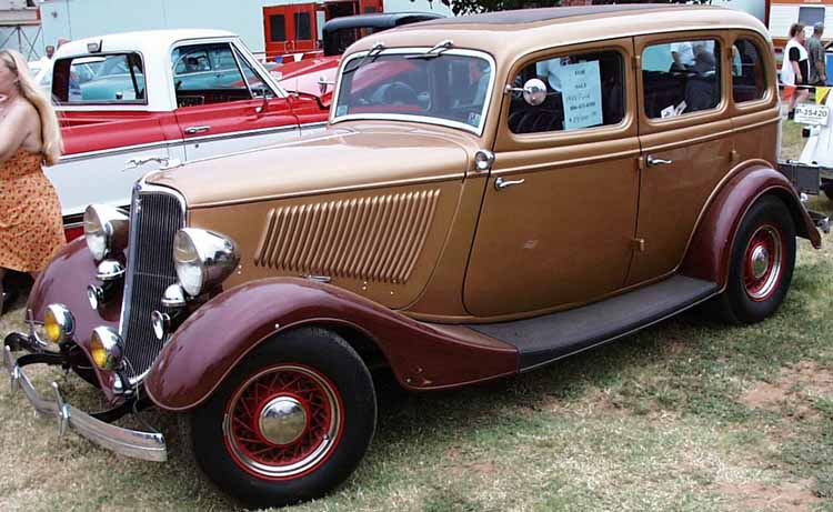 33 Ford ForDor Sedan