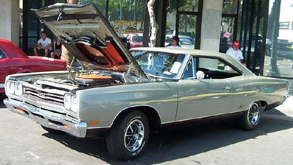 69 Plymouth GTX 2dr Hardtop