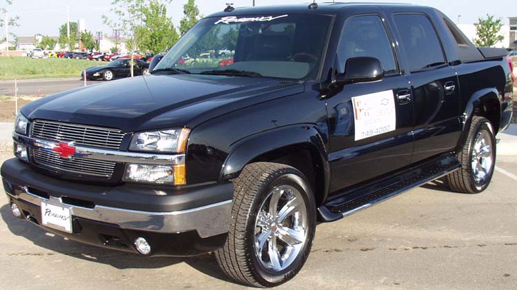 03 Chevy Avalanche Dual Cab Pickup