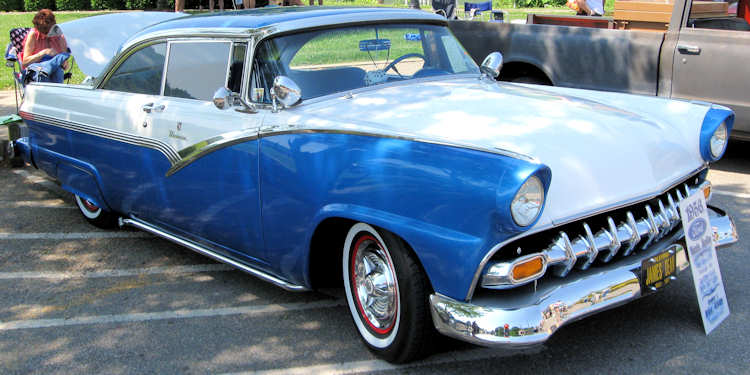 56 Ford 2dr Hardtop Custom